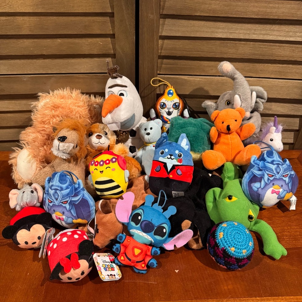 22 pc Stuffed Animal Toy Lot - Includes NWT, Disney, Beanie Babies, And More!
